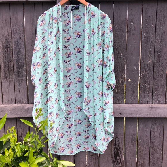 Windsor Other - Windsor Mint Green Floral Kimono Large